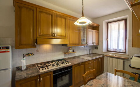 Gli Ulivi: Küche, Countertop, Küchengerät, Cabinetry, Holz, Interior Design, Major Appliance, Flooring, Spüle, Möbel
