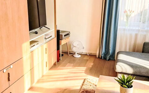 Bukanda: Möbel, Interior Design, Flooring, Wand, Fussboden, Holz, Zimmer, Wohnzimmer, Holzboden, Beleuchtung