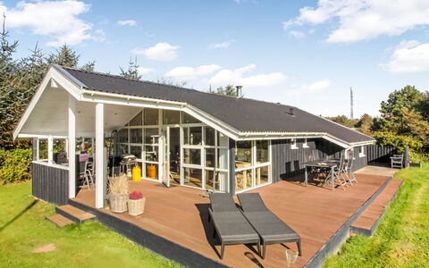 Arman - 900M from the Sea: Möbel, Holz, Interior Design, Flooring, Fussboden, Stuhl, Zimmer, Decke, Wohnzimmer, Wohnung