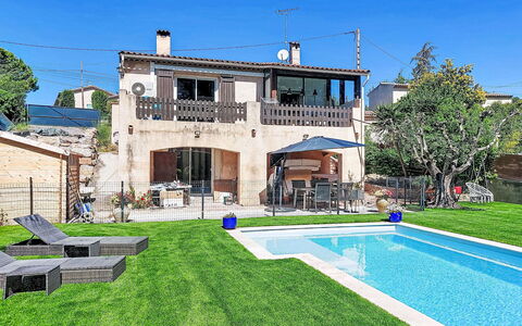 Villa Dolce Vita: Holz, Haus, Hütte, Zuhause, Schwimmbad, Veranda, Tür, Resort, Schatten, Estate