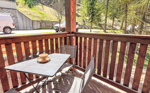 Cardinello Rosa: Holz, Haus, Hütte, Zuhause, Schwimmbad, Veranda, Tür, Resort, Schatten, Estate