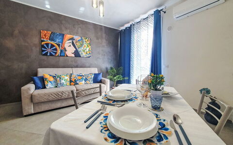 Siciliandò: Möbel, Interior Design, Flooring, Tabelle, Fussboden, Zimmer, Textil, Beleuchtung, Couch, Decke