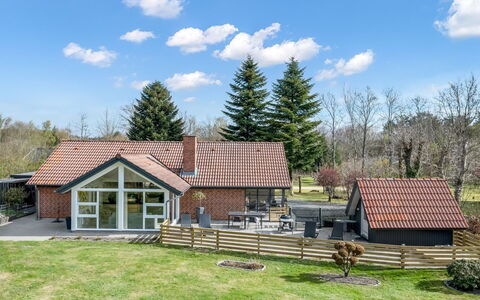 Garlef - 10Km from the Sea: Möbel, Holz, Interior Design, Flooring, Fussboden, Stuhl, Zimmer, Decke, Wohnzimmer, Wohnung
