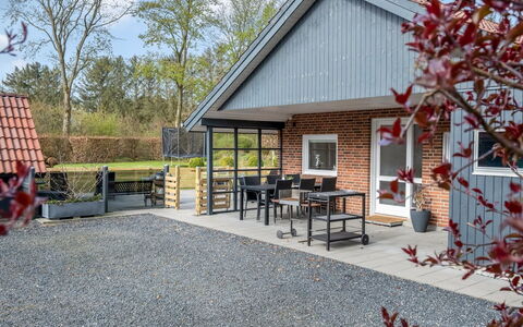 Garlef - 10Km from the Sea: Möbel, Holz, Interior Design, Flooring, Fussboden, Stuhl, Zimmer, Decke, Wohnzimmer, Wohnung