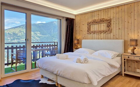 Balcon des Alpes 24: Interior Design, Schlafzimmer, Möbel, Zuhause, Bett, Bedding, Bettdecke, Zimmer, Bettrahmen, Wohnung