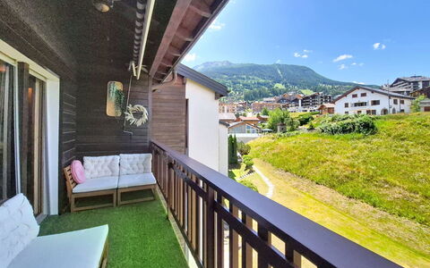 Balcon des Alpes 24: Veranda, Zuhause, Balkon, Hartholz, Eco Hotel, Deck, Villa, Holzbeize, Planke, Zaun