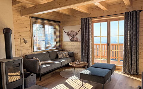 Nockhütte: Möbel, Holz, Flooring, Fussboden, Interior Design, Holzboden, Hartholz, Zuhause, Holzbeize, Wohnzimmer