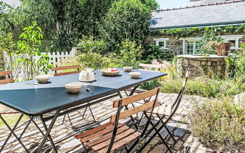 La Dolce Vita Brezhoneg: Möbel, Balkon, Schatten, Garten, Gartenmöbel, Stuhl, Veranda, Garten, Landscaping, Hinterhof