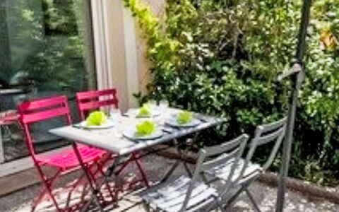 Jenny: Möbel, Balkon, Schatten, Garten, Gartenmöbel, Stuhl, Veranda, Garten, Landscaping, Hinterhof