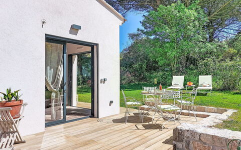 Louceou: Möbel, Balkon, Schatten, Garten, Gartenmöbel, Stuhl, Veranda, Garten, Landscaping, Hinterhof