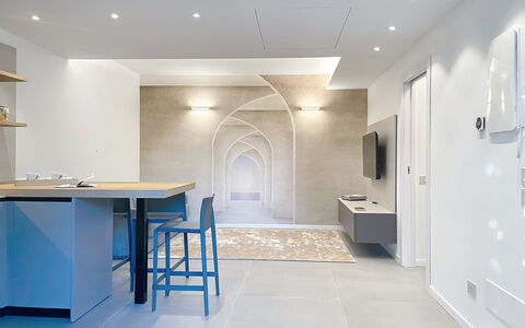 Renza: Möbel, Interior Design, Flooring, Stuhl, Fussboden, Tabelle, Küche & Esszimmer Tisch, Schatten, Decke, Holzbeize