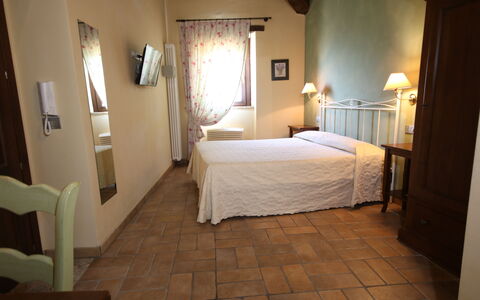 Residence Borgodamare: Möbel, Flooring, Fussboden, Interior Design, Decke, Bett, Beleuchtung, Schlafzimmer, Zimmer, Linens