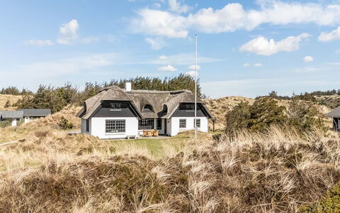 Dorit - 450M from the Sea: Blau, Hütte, Haus, Zuhause, Bauernhaus, Estate, Abstellgleis