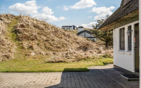 Dorit - 450M from the Sea: Blau, Hütte, Haus, Zuhause, Bauernhaus, Estate, Abstellgleis