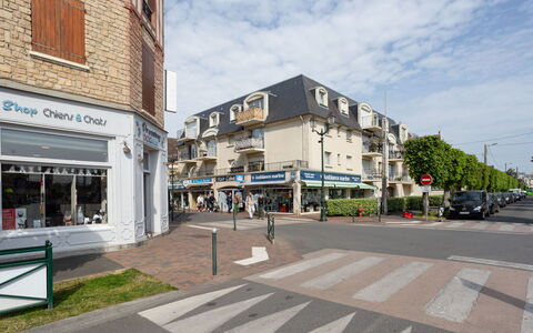 Victoria: Möbel, Stuhl, Gartenmöbel, Tisch Im Freien, Terrasse, Küche & Esszimmer Tisch, Schatten, Design, Outdoor Struktur, Kaffetisch