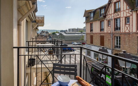 Victoria: Möbel, Stuhl, Gartenmöbel, Tisch Im Freien, Terrasse, Küche & Esszimmer Tisch, Schatten, Design, Outdoor Struktur, Kaffetisch