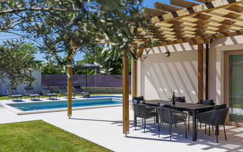 Vila Klara: Möbel, Stuhl, Gartenmöbel, Tisch Im Freien, Terrasse, Küche & Esszimmer Tisch, Schatten, Design, Outdoor Struktur, Kaffetisch