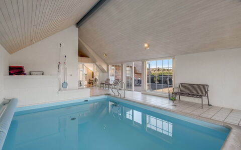 Riika - from the Sea: Fussboden, Decke, Schwimmbad, Resort, Design, Stuhl, Daylighting, Hotel, Villa, Penthouse