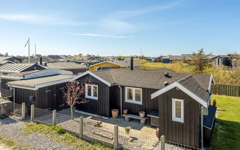 Niela - 300M from the Sea: Blau, Hütte, Haus, Zuhause, Bauernhaus, Estate, Abstellgleis