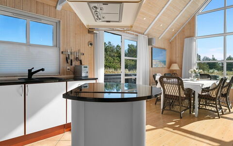 Yanne - 550M from the Sea: Holz, Küche, Interior Design, Flooring, Möbel, Küchengerät, Decke, Countertop, Beleuchtung, Fussboden