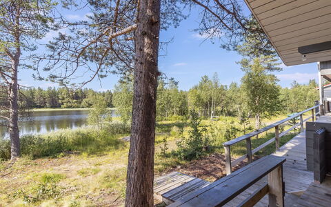 Sevettijärventie 8753: Wald, Lärche, Abstellgleis, Blockhaus, Veranda, Pine Familie, Outdoor Struktur