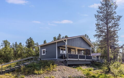 Sevettijärventie 8753: Veranda, Hütte, Grundstueck, Zuhause, Blockhaus, Abstellgleis, Lärche, Wald, Gartenbauten