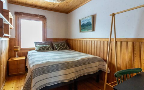 Ohola: Flooring, Fussboden, Schlafzimmer, Interior Design, Holz, Bett, Bettdecke, Bedding, Möbel, Decke