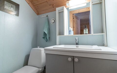 Ohola: Armatur, Bad Sink, Wand, Sinken, Badezimmer, Holz, Decke, Flooring, Zapfhahn, Fussboden