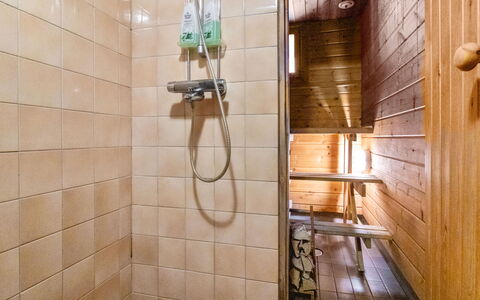 Ohola: Flooring, Holz, Fussboden, Armatur, Installation, Badezimmer, Verbundwerkstoff, Fliese, Holzbeize, Duschkopf