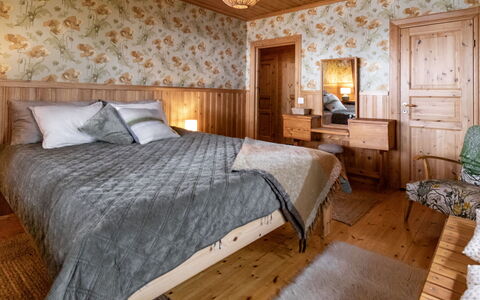 Ohola: Interior Design, Möbel, Schlafzimmer, Flooring, Bett, Holz, Fussboden, Bettdecke, Decke, Bedding