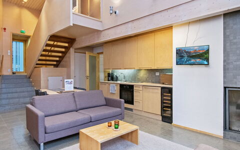 Villa Sinikka 1: Interior Design, Möbel, Flooring, Holz, Couch, Fussboden, Decke, Wohnzimmer, Zimmer, Beleuchtung
