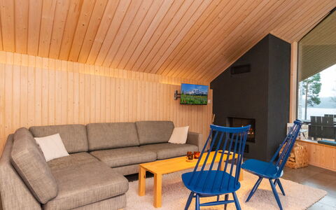 Villa Antti: Interior Design, Möbel, Flooring, Holz, Fussboden, Decke, Wohnzimmer, Zimmer, Couch, Holzboden