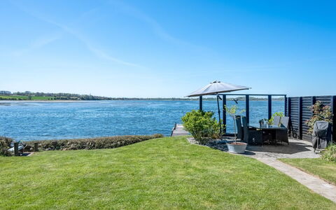 Stilla - 150M from the Sea: 