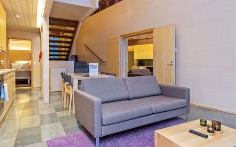 Villa Hanna: Interior Design, Flooring, Fussboden, Holz, Möbel, Couch, Zimmer, Wohnzimmer, Decke, Beleuchtung
