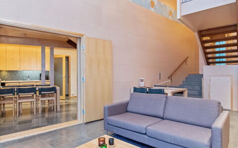 Villa Hanna: Interior Design, Flooring, Holz, Fussboden, Möbel, Decke, Couch, Beleuchtung, Wohnzimmer, Zimmer