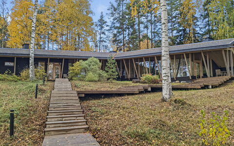 Villa Johanna: Gartenmöbel, Strauch, Haus, Tisch Im Freien, Möbel, Zuhause, Garten, Rasen, Hinterhof, Estate