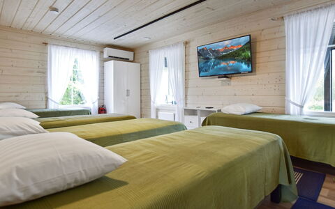 Villa Ruuska: Holz, Schlafzimmer, Möbel, Zuhause, Interior Design, Bett, Bettrahmen, Hartholz, Bedding, Decke