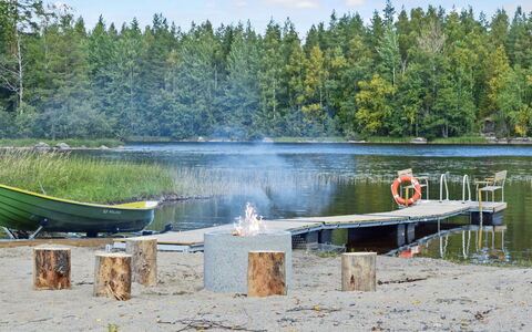 Villa Ruuska: Wasser, Baum, Natur, Natürlichen Umgebung, Wasserlauf, Bank, Reflexion, See, Wald, Dock