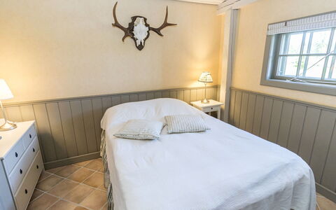 Gammelgård Jahtimaja: Interior Design, Schlafzimmer, Holz, Bett, Decke, Möbel, Bedding, Bettdecke, Fussboden, Flooring