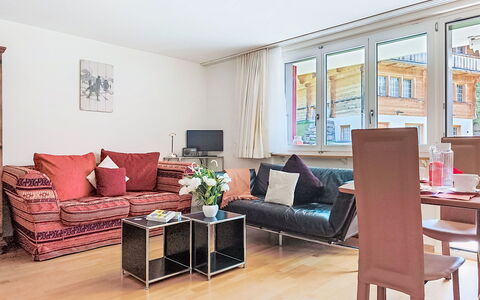 Holiday Apt. T: Möbel, Couch, Interior Design, Flooring, Wohnung, Fussboden, Wohnzimmer, Decke, Zimmer