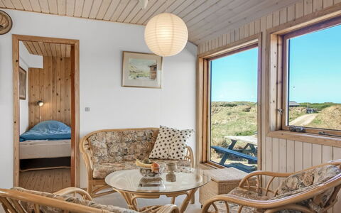 Bena - 300M from the Sea: Holz, Interior Design, Möbel, Decke, Fussboden, Zuhause, Zimmer, Holzbeize, Hartholz, Wohnzimmer