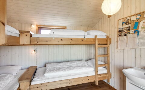 Bena - 300M from the Sea: Etagenbett, Holz, Schlafzimmer, Bett, Interior Design, Möbel, Fussboden, Decke, Flooring, Holzbeize