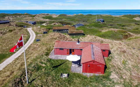 Bena - 300M from the Sea: Hütte, Steigung, Prärie, Hütte