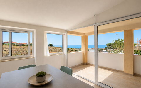 Villa Giugiola: Fussboden, Wohnung, Holzbeize, Schatten, Hartholz, Daylighting, Balkon, Eco Hotel, Penthouse