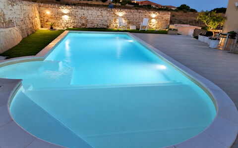 Villa Giugiola: Schwimmbad, Blau, Resort, Verbundwerkstoff, Hotel, Eco Hotel, Water Feature, Thermae, Villa, Schatten
