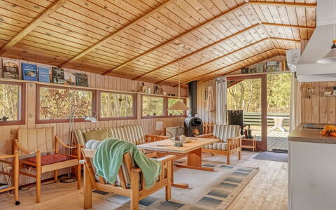 Antomine - 500M from the Sea: Holz, Decke, Möbel, Interior Design, Flooring, Veranda, Fussboden, Hartholz, Holzboden, Holzbeize