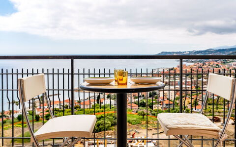 Casa Valentino: Möbel, Stuhl, Tabelle, Gartenmöbel, Tisch Im Freien, Meer, Balkon, Küche & Esszimmer Tisch, Ozean, Resort