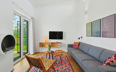 Haus S: Möbel, Interior Design, Flooring, Wand, Holz, Couch, Fussboden, Wohnzimmer, Zuhause, Decke