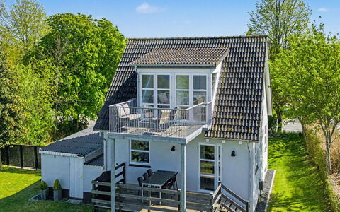 Hjort - 80M from the Sea: Blau, Hütte, Haus, Zuhause, Bauernhaus, Estate, Abstellgleis