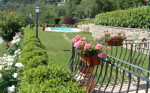 Casa Ivan: Garten, Blume, Pflanze, Strauch, Garten, Botanik, Gras, Landscaping, Frühling, Landschaft